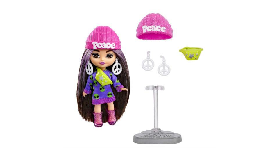 Barbie Extra Mini Minis Doll - Brunette Doll with Alien Sweater Dress, Peace Sign-Themed Clothes and Accessories