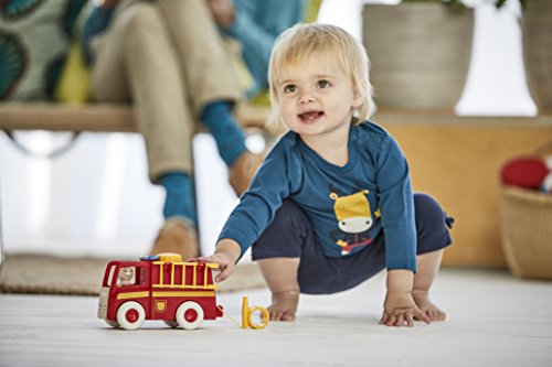 Brio World - 30383 My Home Town Light & Sound Firetruck | 5 Piece Firetruck Toy with Accessories for Kids Ages 18 Months and Up