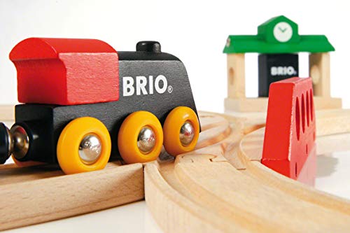 BRIO World 33028 - Classic Figure 8 Set - 22 Piece Wood Toy Train Set with Accessories and Wooden Tracks for Kids Age 2 and Up