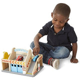 Melissa & Doug Magnetic Car Loader Wooden Toy Set with 4 Cars and 1 Semi-Trailer Truck Service Station Parking Garage with 2 Wooden Cars and Drive-Thru Car Wash