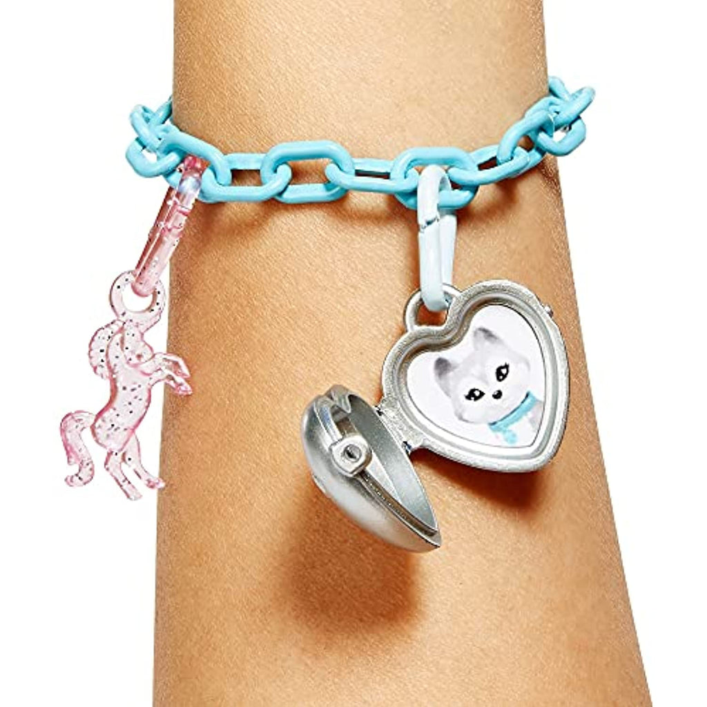 Barbie Color Reveal Advent Calendar, 25 Surprises Include Color Reveal Doll, 1 Color Reveal Pet, Clothes, Accessories & Kid-Sized Bracelet with 2 Charms, Gift for Kids 3 Years Old & Up