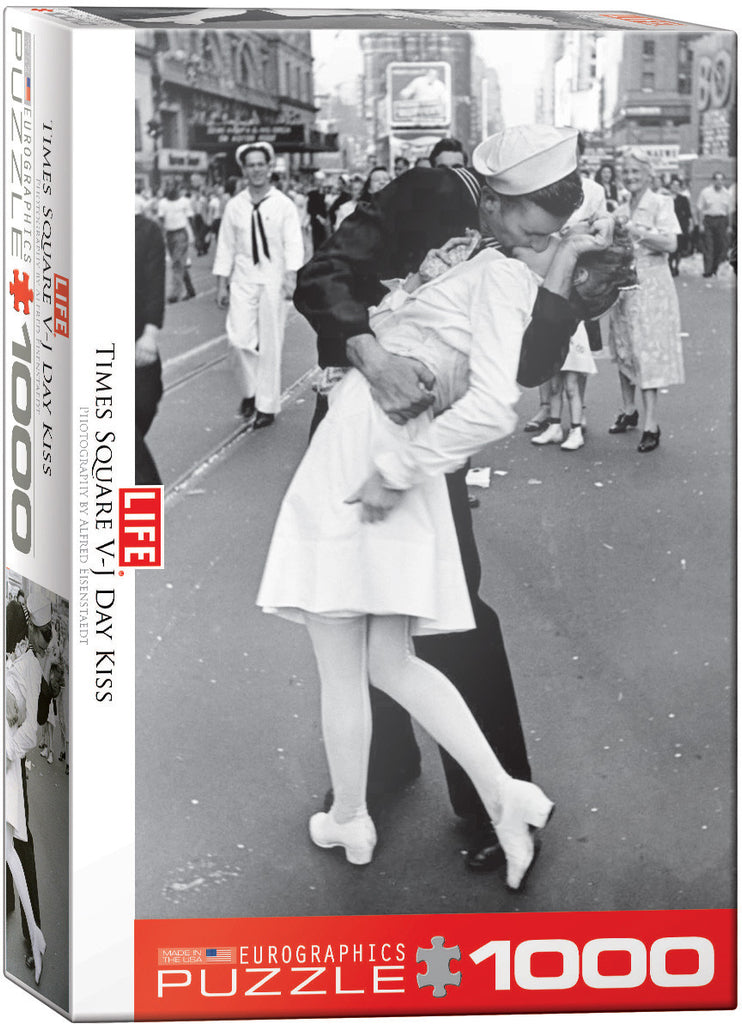EuroGraphics Puzzles Times Square V-J Day Kiss