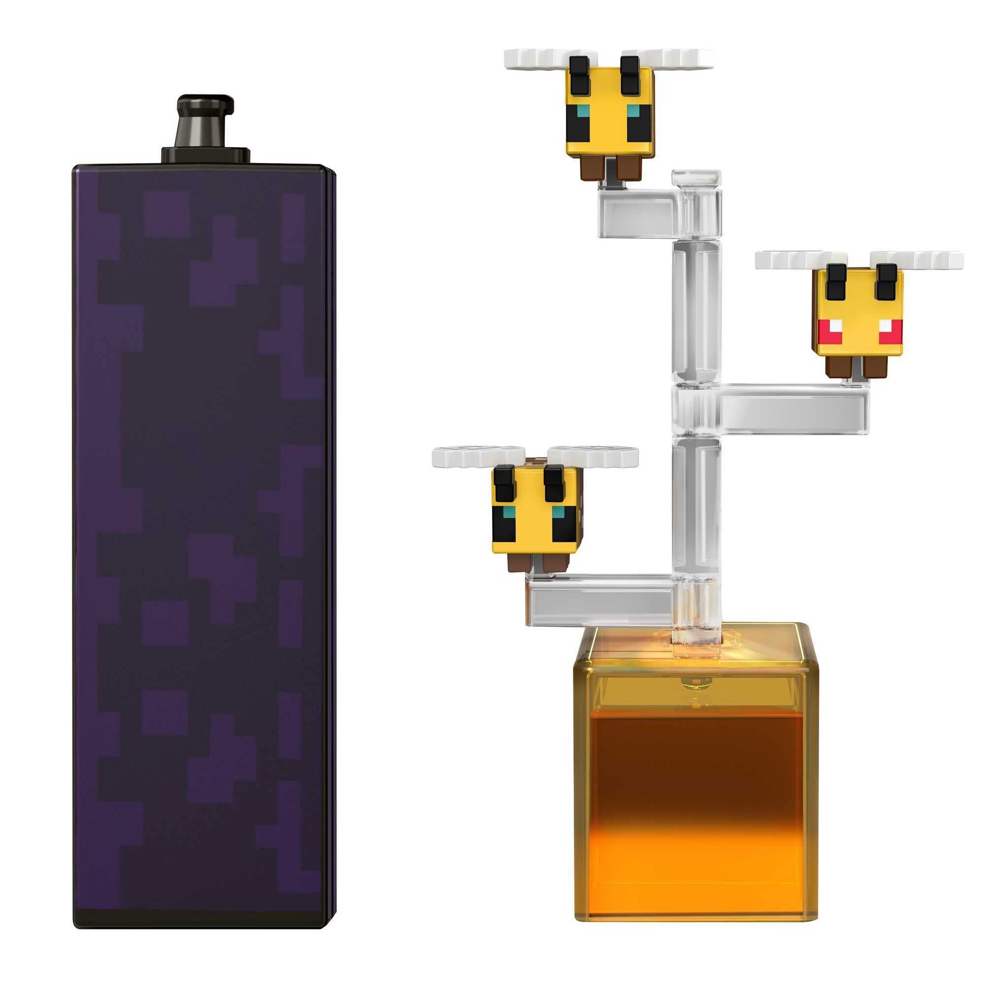 Minecraft 3.25-in Bees Action Figure w/1 Portal Piece & 1 Accessory