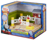 Fisher Price Thomas & Friends Wooden Railway, Deluxe Railroad Crossing Signal - Battery Operated Y4499